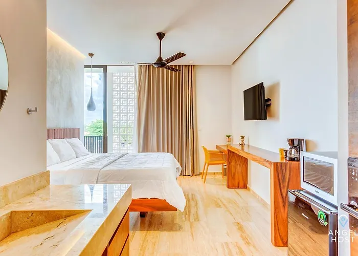 Chic Condotel With Roof Pool 10-min Walk To *