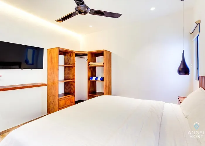 Chic Condotel With Roof Pool 10-min Walk To *