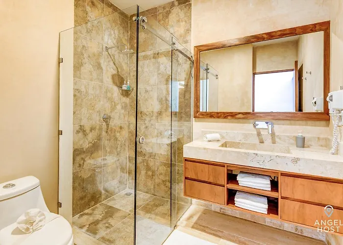 Chic Condotel With Roof Pool 10-min Walk To