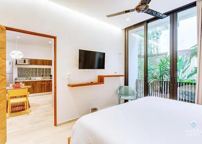 Chic Condotel With Roof Pool 10-min Walk To